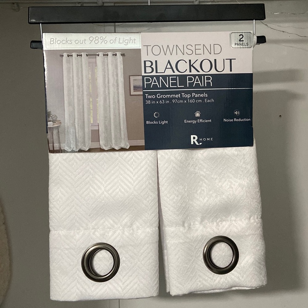 Townsend Blackout curtains (comes with enough for 2 windows)